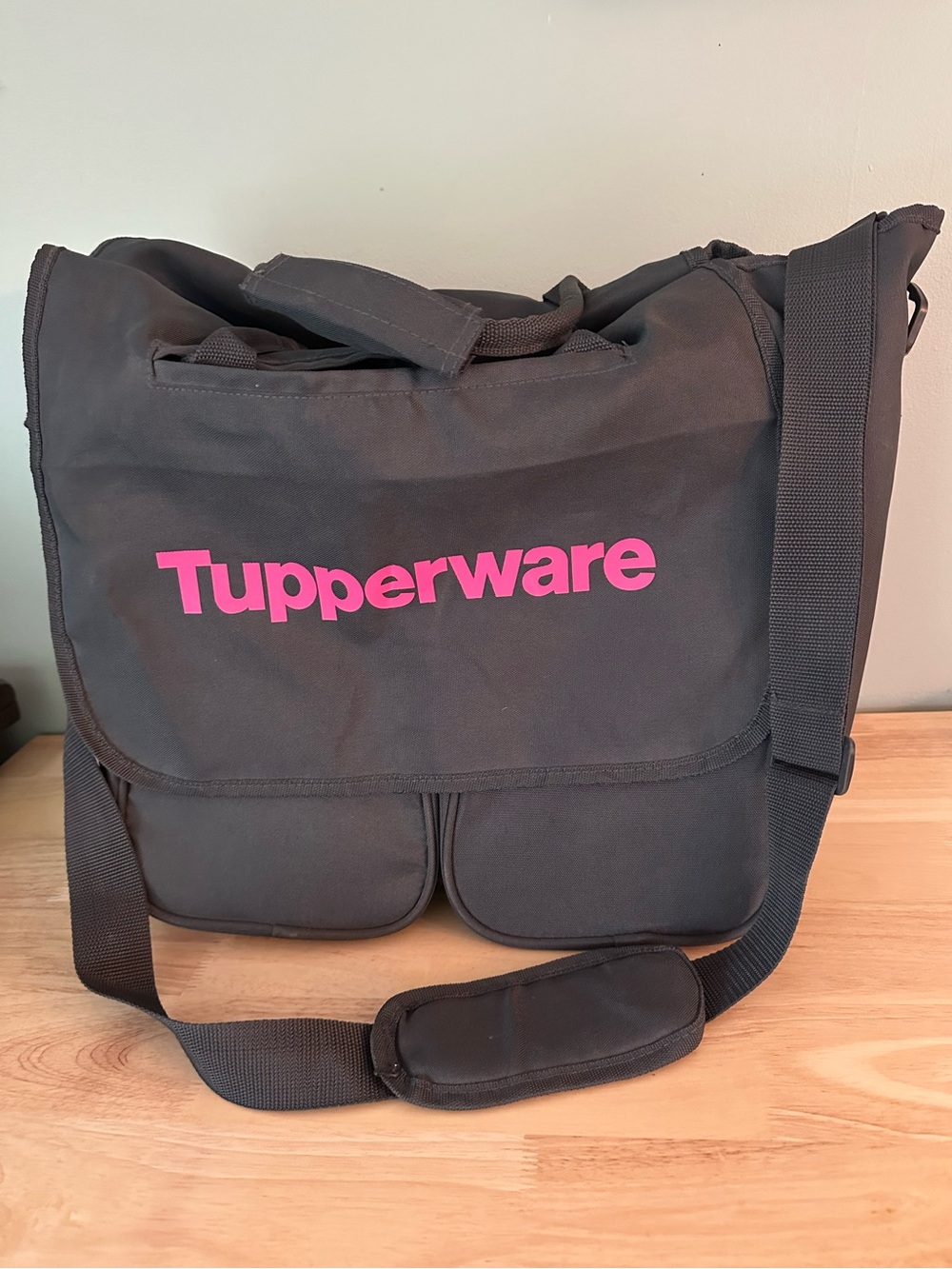 Tupperware Consultant Bags - Picture 2 of 8